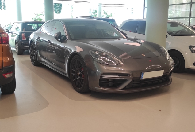 Porsche 971 Panamera Turbo
