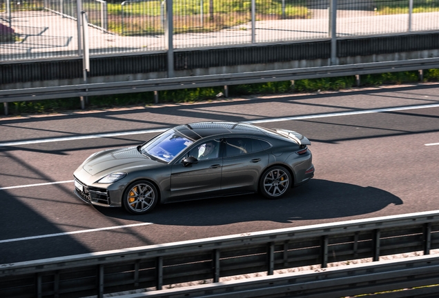 Porsche 972 Panamera Turbo S E-Hybrid