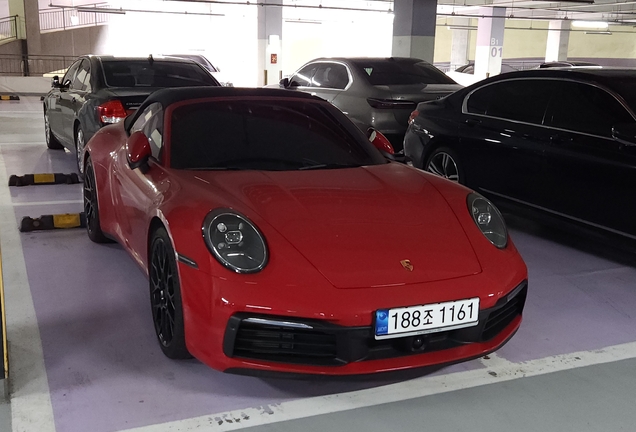 Porsche 992 Carrera 4S Cabriolet