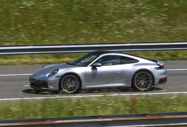 Porsche 992 Carrera 4S