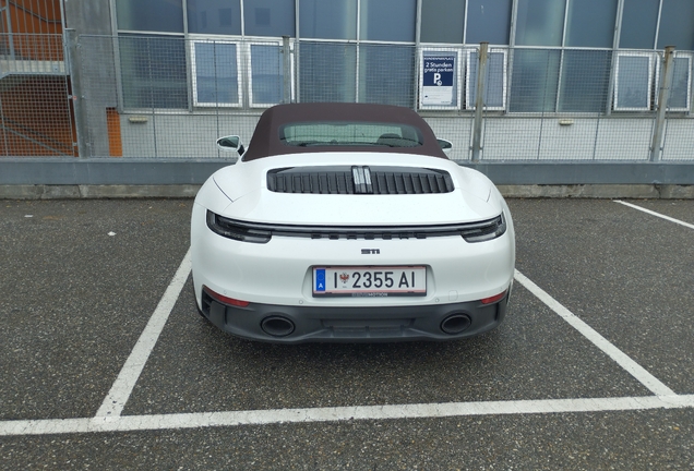 Porsche 992 Carrera GTS Cabriolet