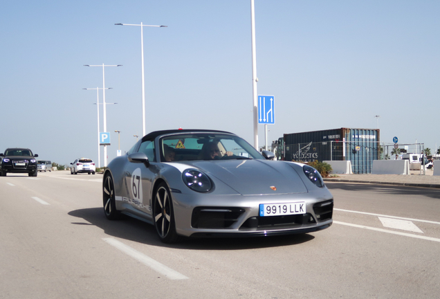 Porsche 992 Targa 4S Heritage Design Edition