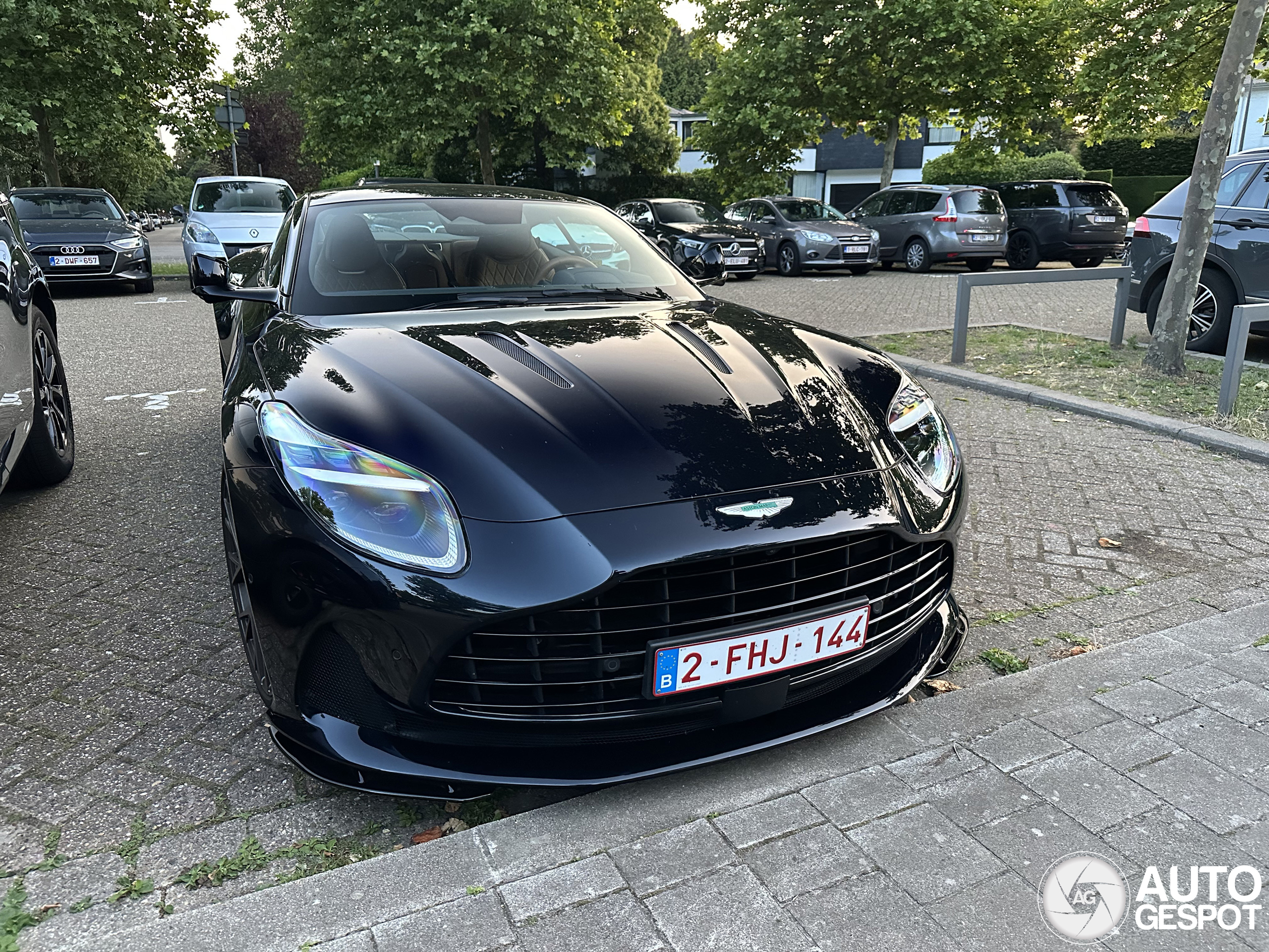 Aston Martin DB12
