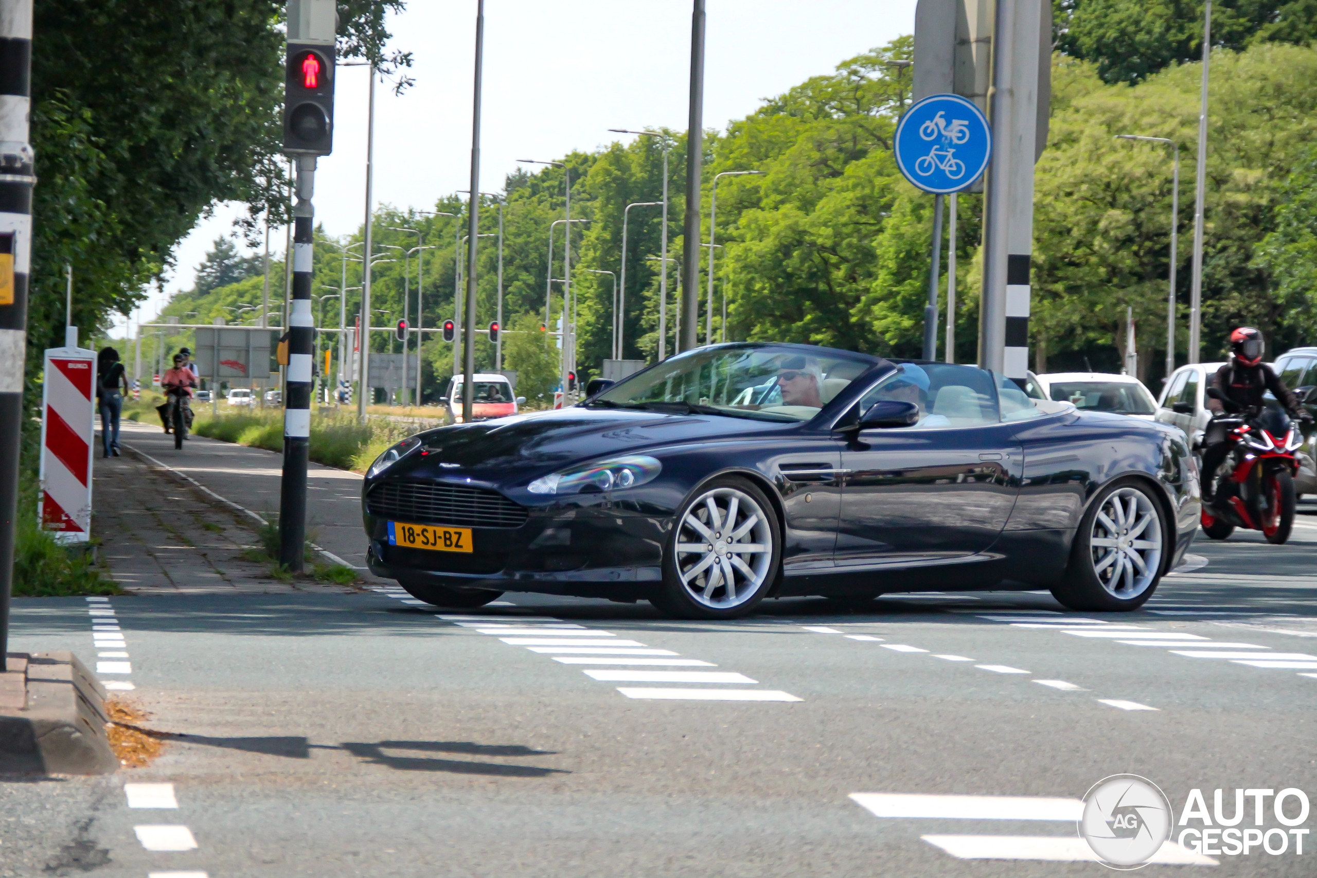 Aston Martin DB9 Volante