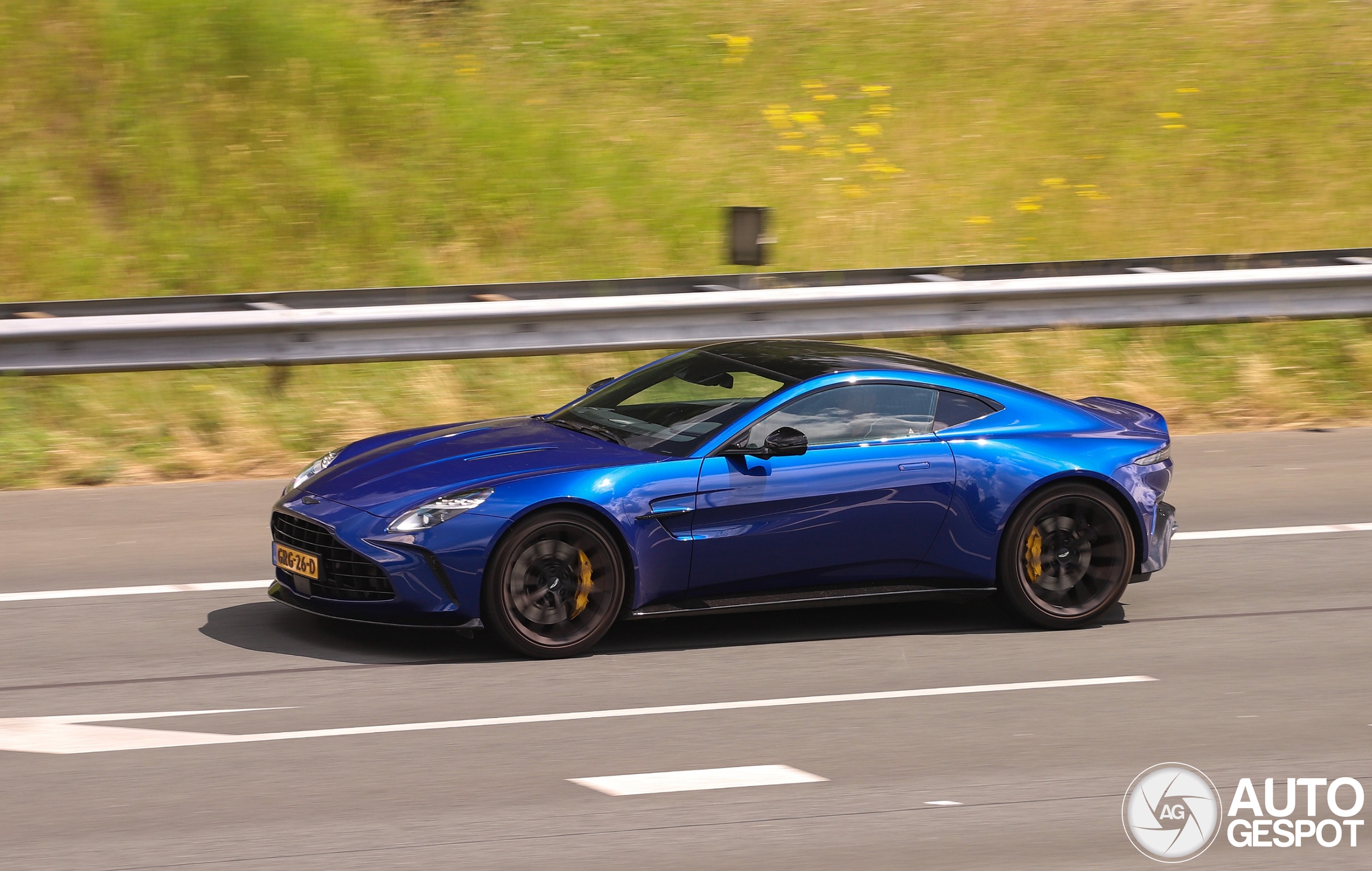 Aston Martin Vantage 2024