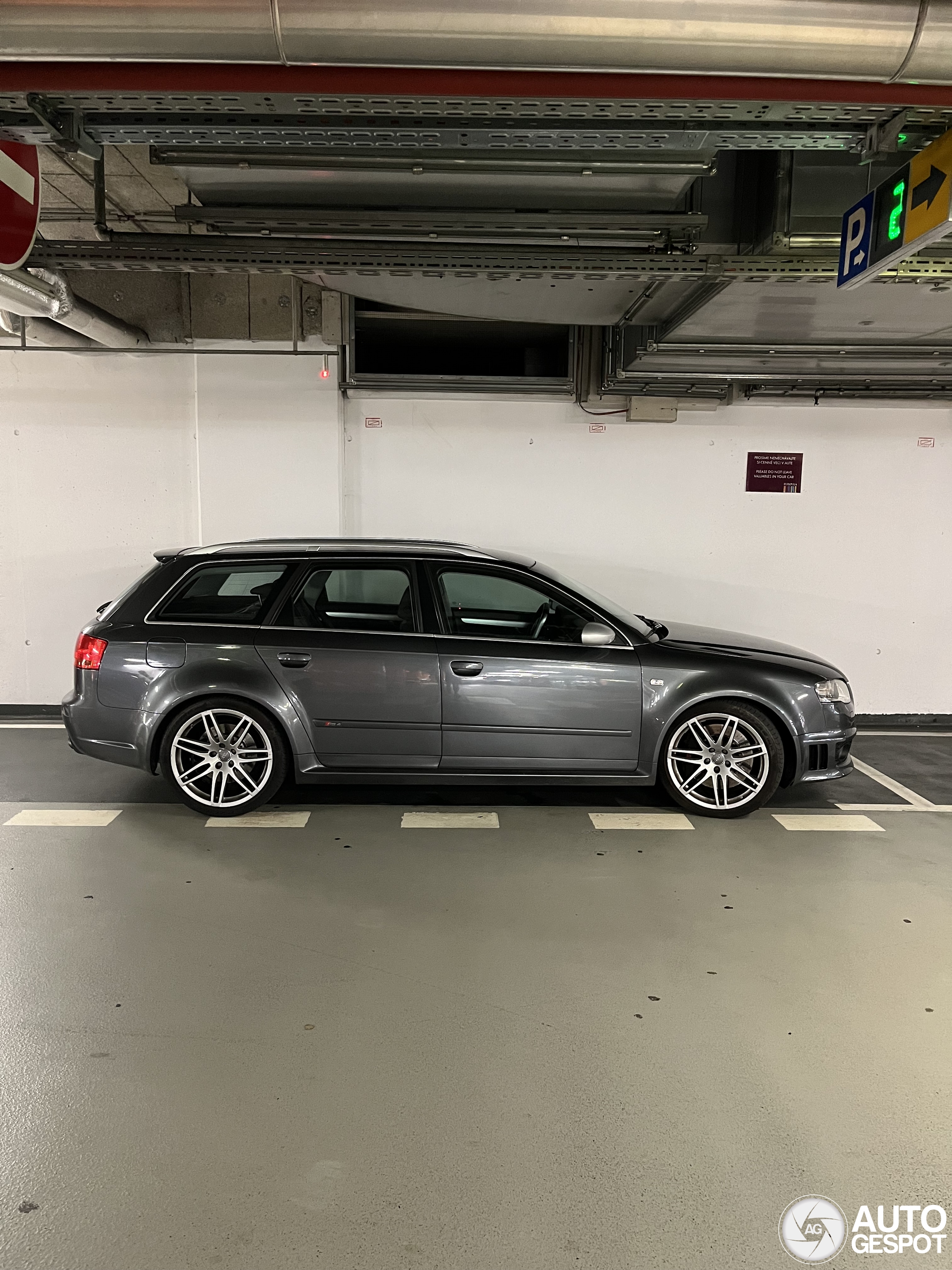 Audi RS4 Avant B7