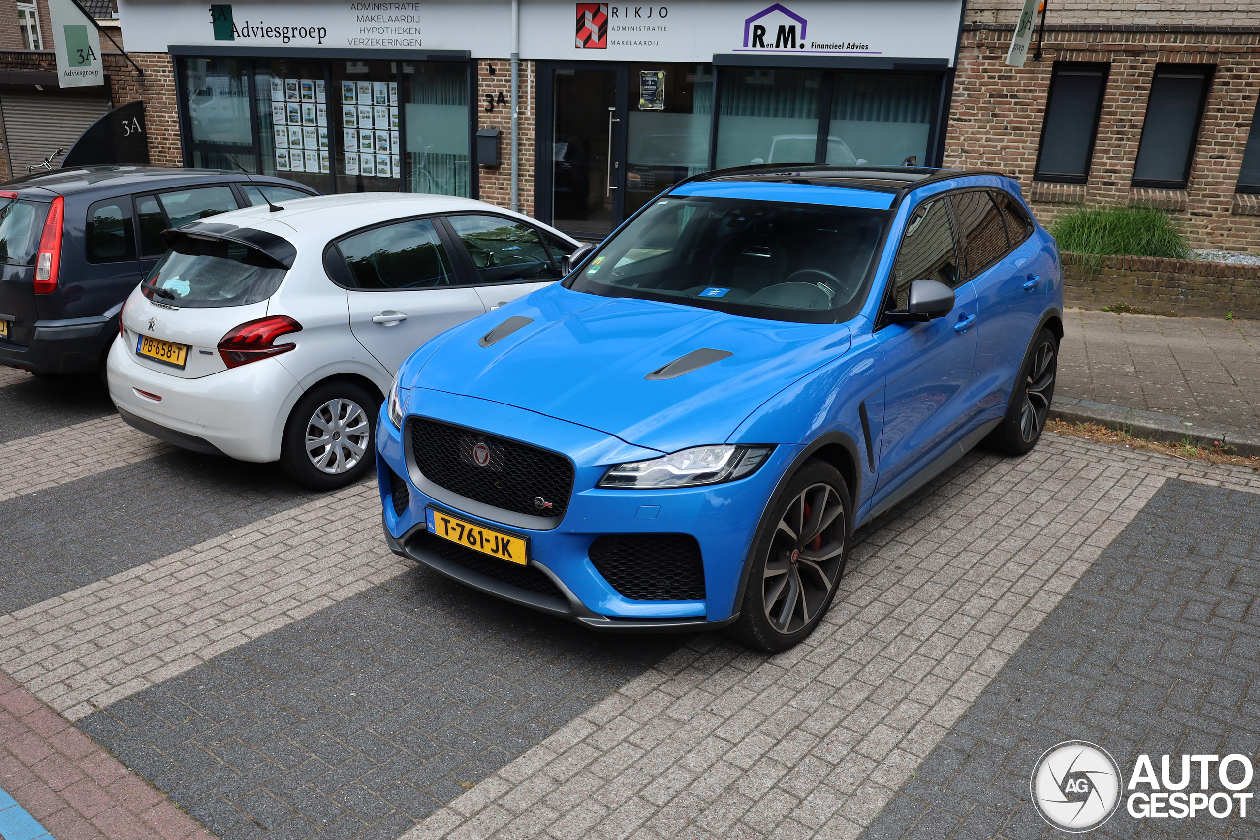 Jaguar F-PACE SVR
