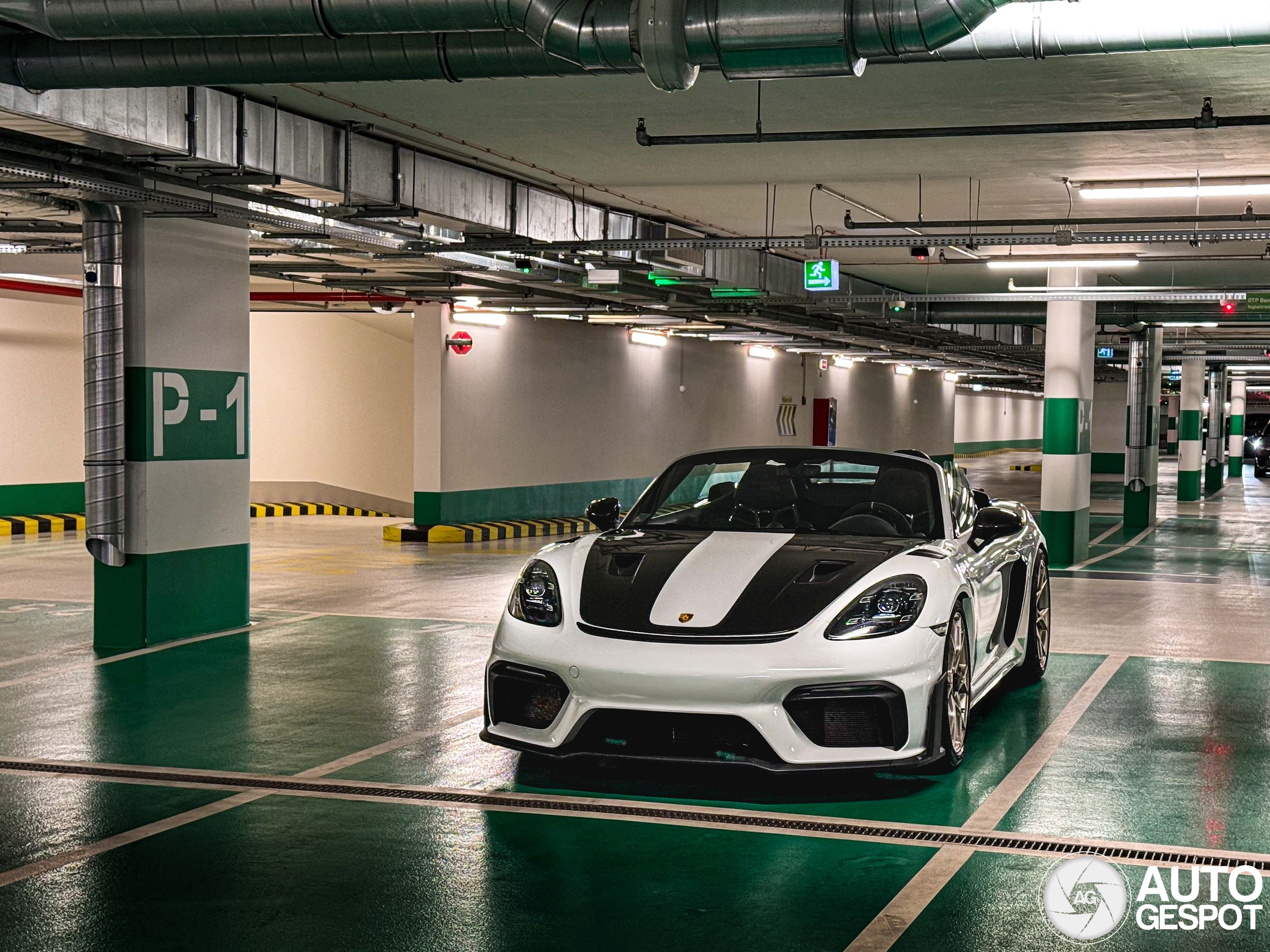 Porsche 718 Spyder RS Weissach Package