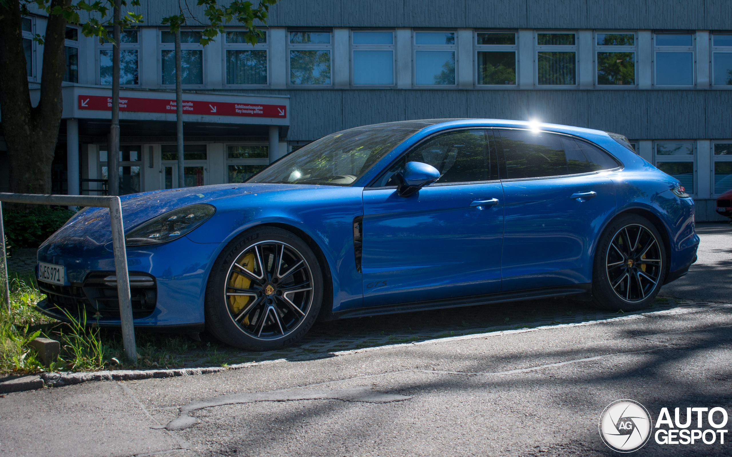 Porsche 971 Panamera GTS Sport Turismo