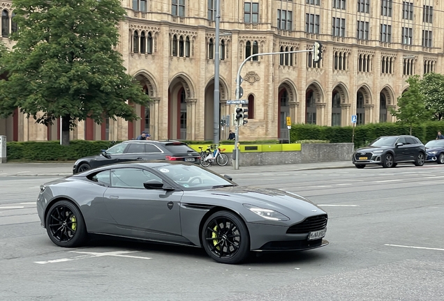 Aston Martin DB11 AMR