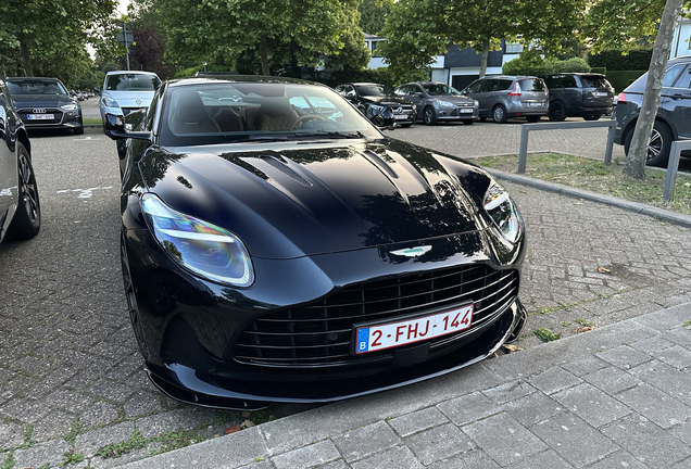Aston Martin DB12