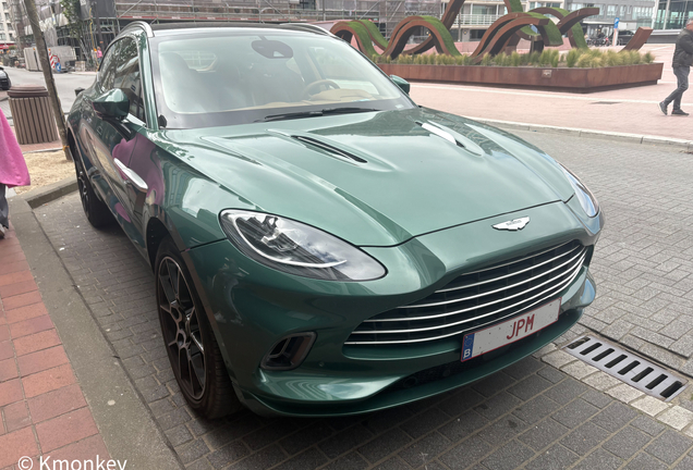 Aston Martin DBX