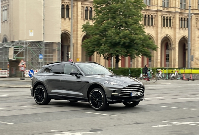 Aston Martin DBX707