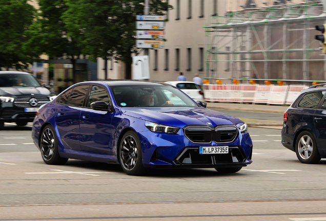 BMW M5 G90