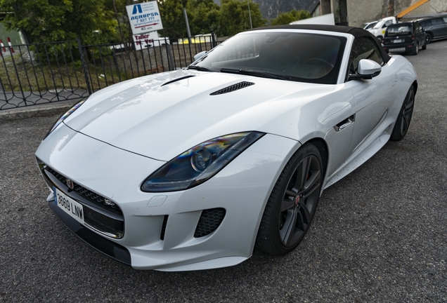 Jaguar F-TYPE S Coupé British Design Edition