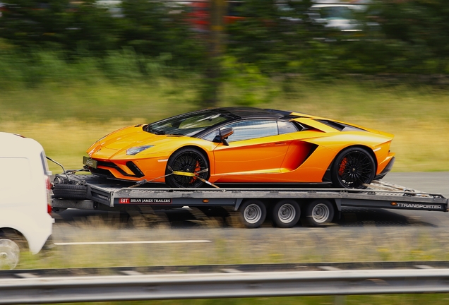 Lamborghini Aventador S LP740-4 Roadster