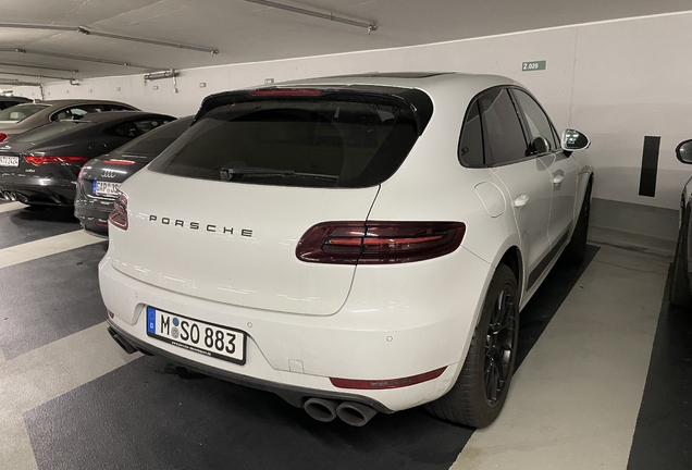 Porsche 95B Macan GTS