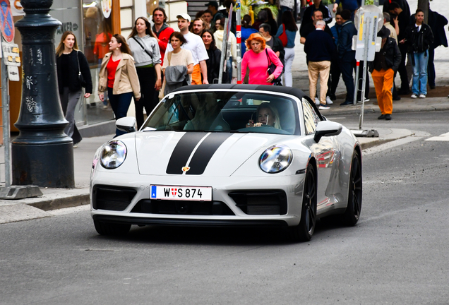 Porsche 992 Carrera 4 GTS Cabriolet