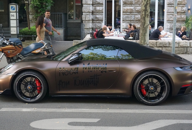 Porsche 992 Carrera 4S Cabriolet