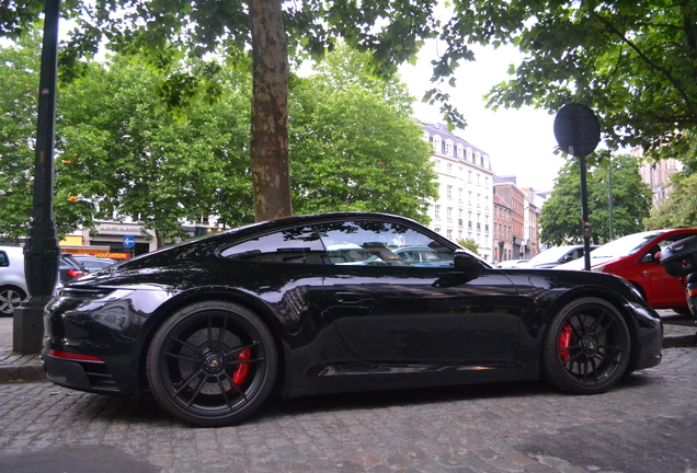 Porsche 992 Carrera GTS