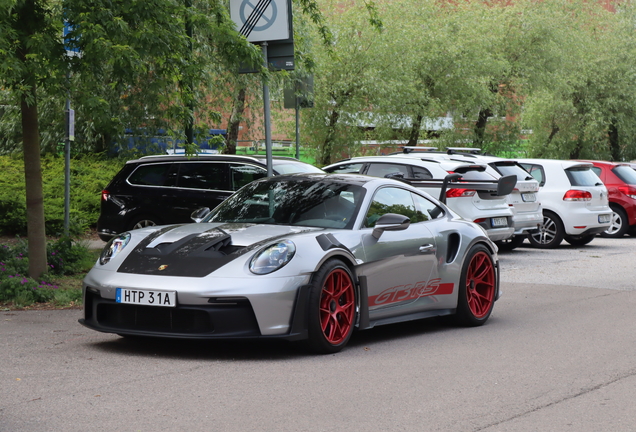 Porsche 992 GT3 RS Weissach Package
