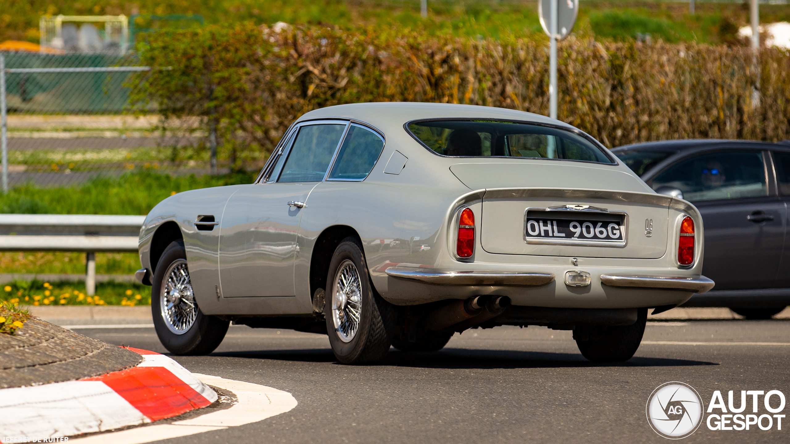 Aston Martin DB6 MKI