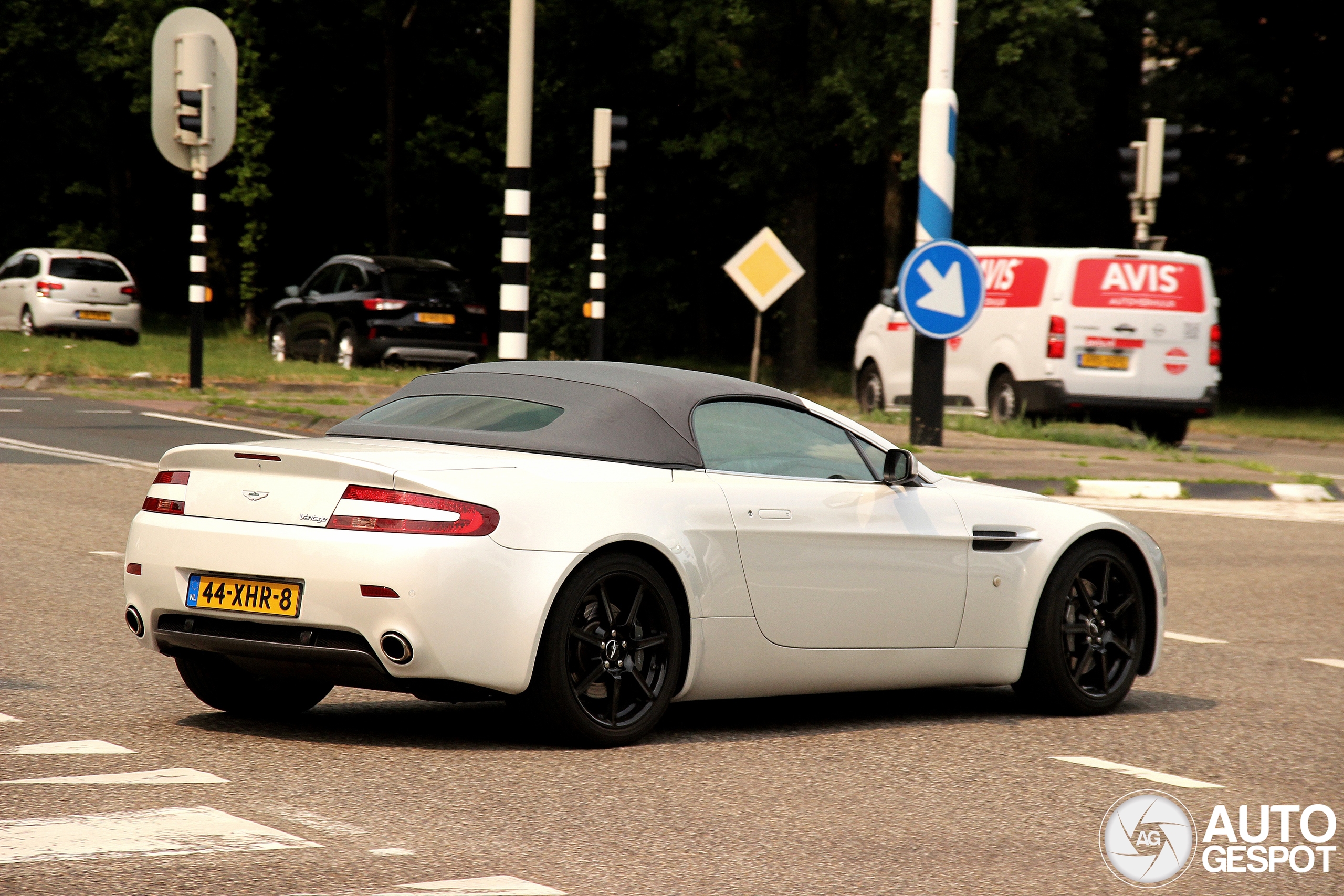 Aston Martin V8 Vantage Roadster