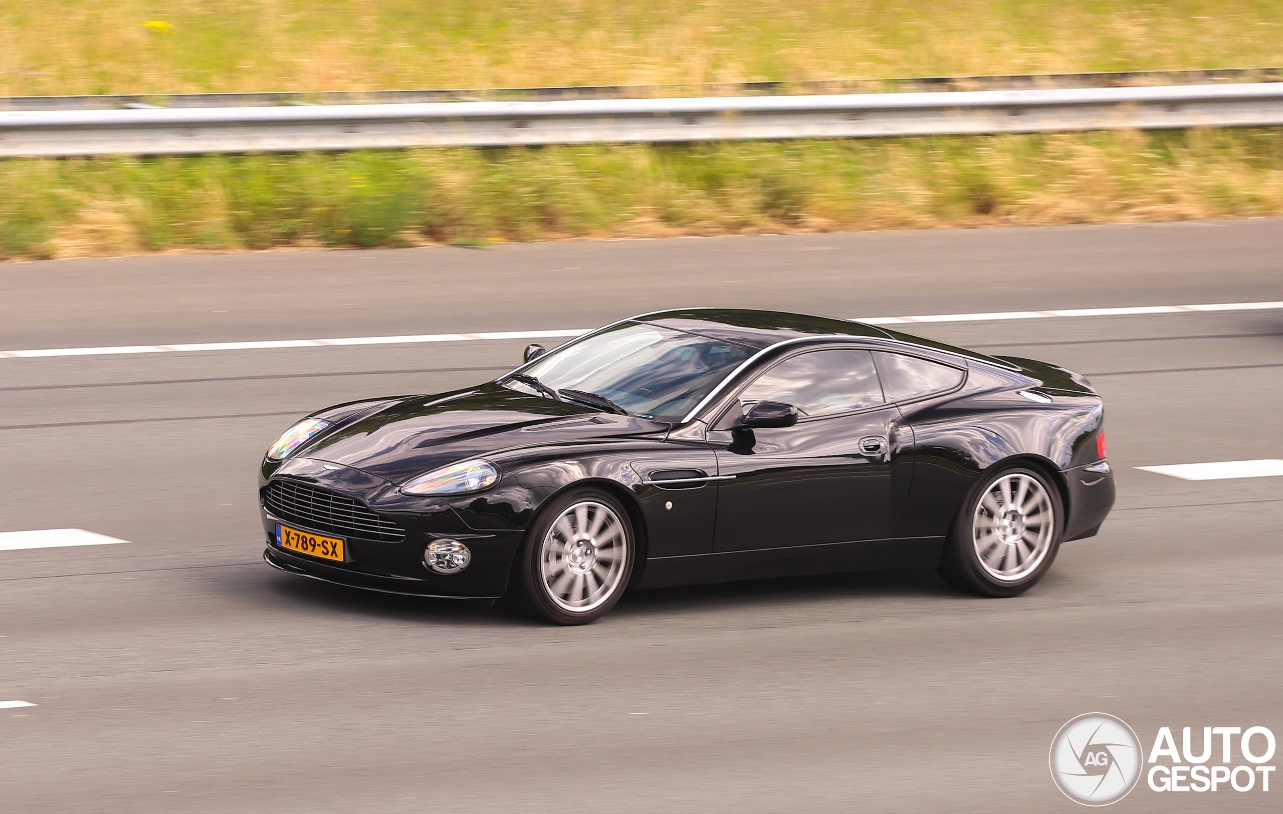 Aston Martin Vanquish S