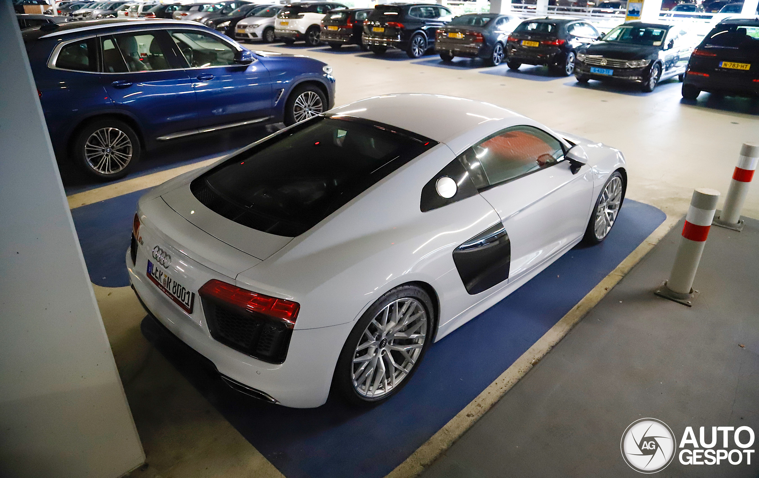 Een bijzondere Audi R8 V10 op Schiphol