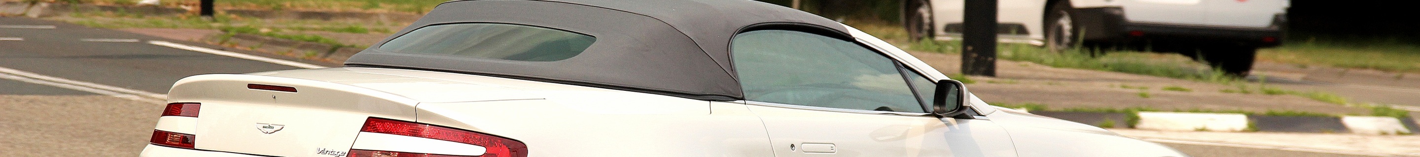 Aston Martin V8 Vantage Roadster