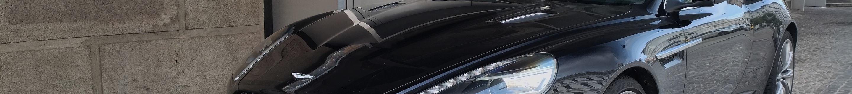 Aston Martin Virage 2011