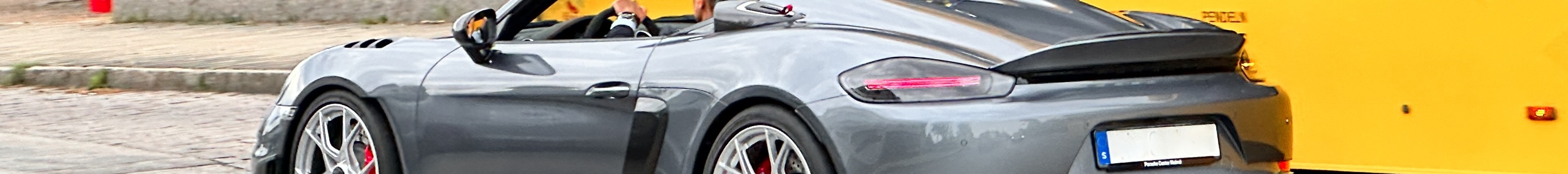 Porsche 718 Spyder RS Weissach Package