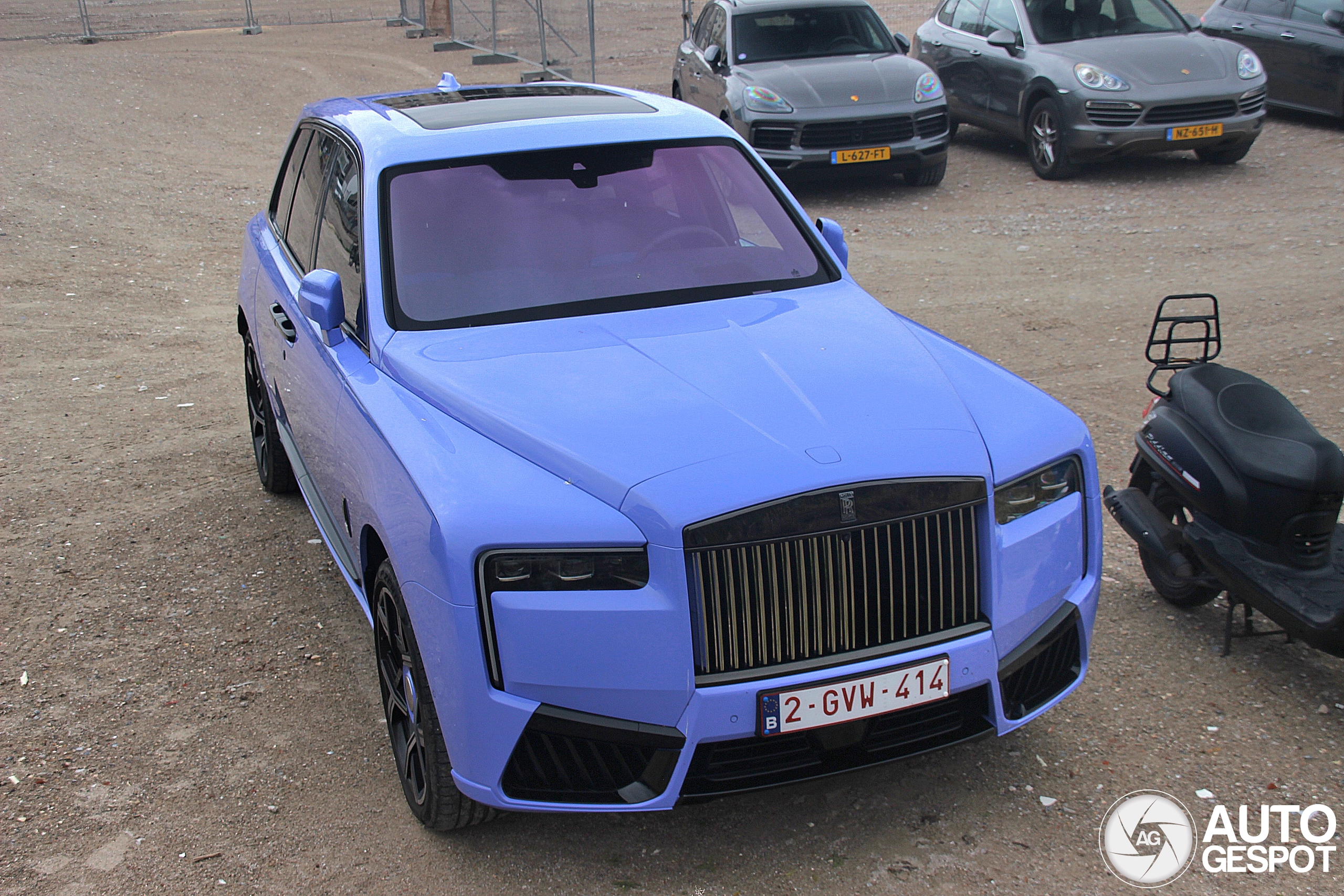 Deze Rolls-Royce Cullinan Series II springt er lekker uit