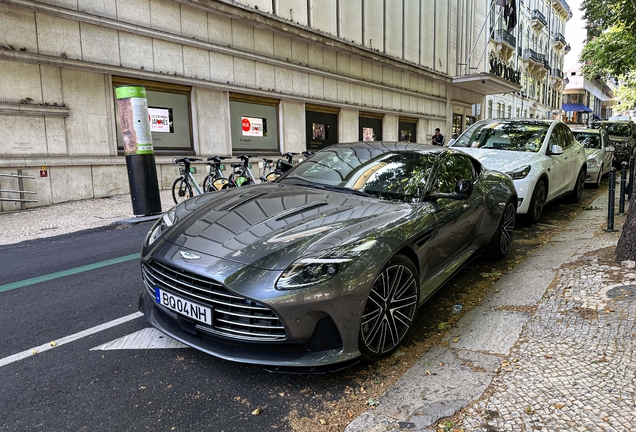 Aston Martin DB12