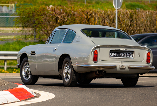Aston Martin DB6 MKI