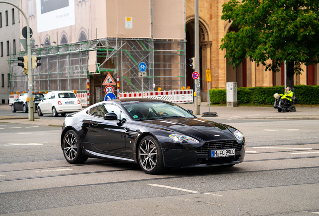 Aston Martin V8 Vantage 2012