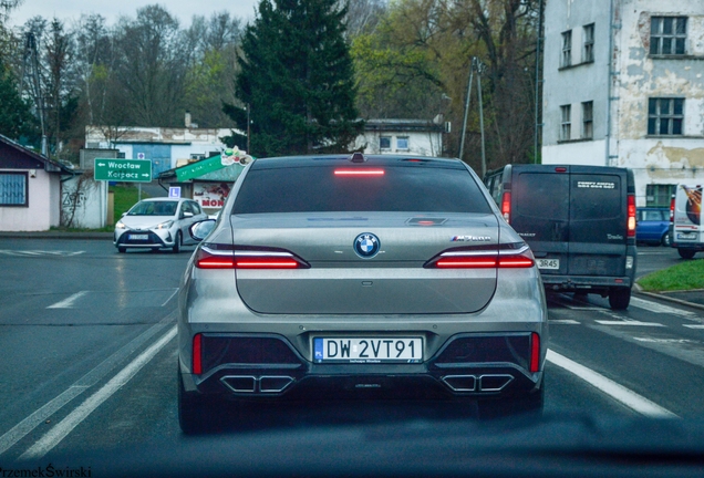 BMW M760e xDrive