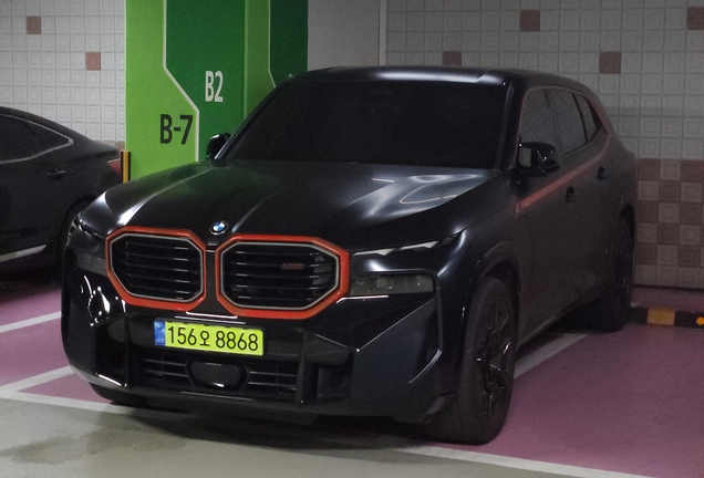 BMW XM G09 Label Red