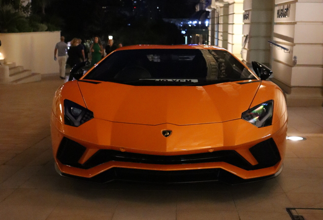 Lamborghini Aventador S LP740-4