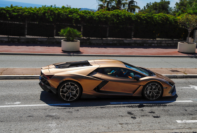 Lamborghini Revuelto