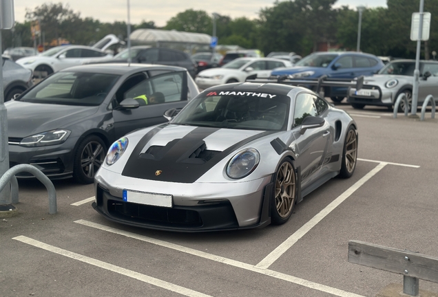 Porsche 992 GT3 RS Weissach Package