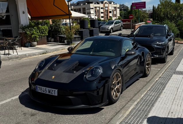 Porsche 992 GT3 RS Weissach Package