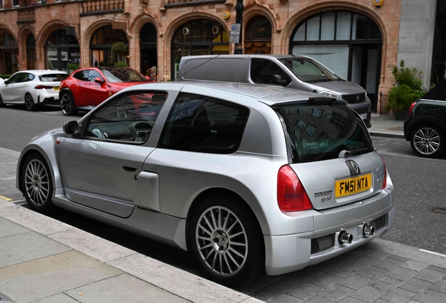 Renault Clio V6