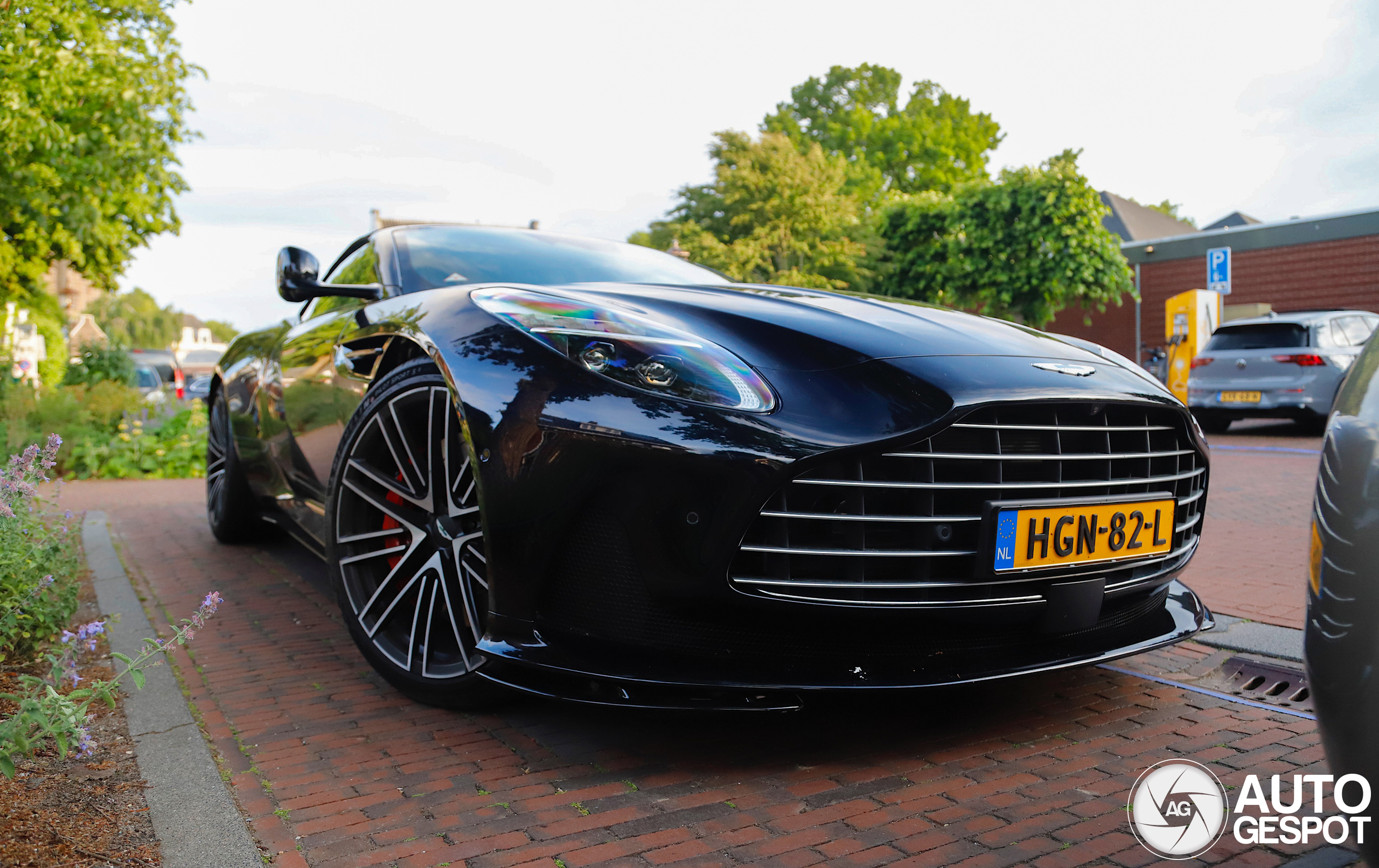 Aston Martin DB12 Volante