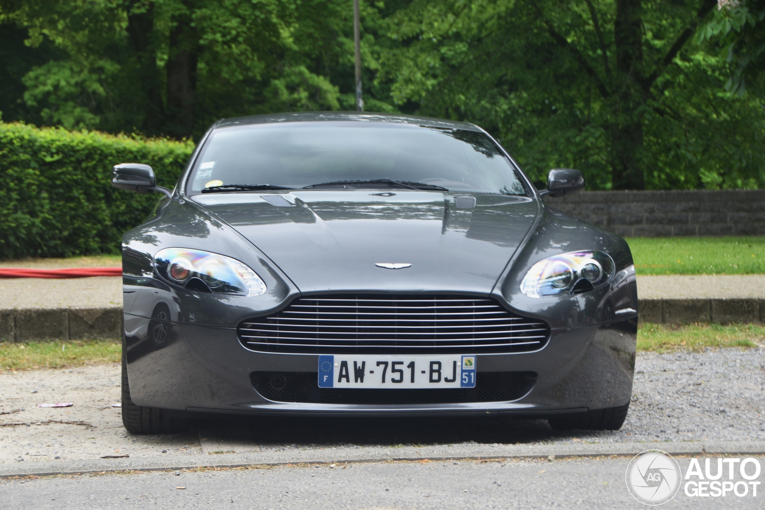 Aston Martin V8 Vantage