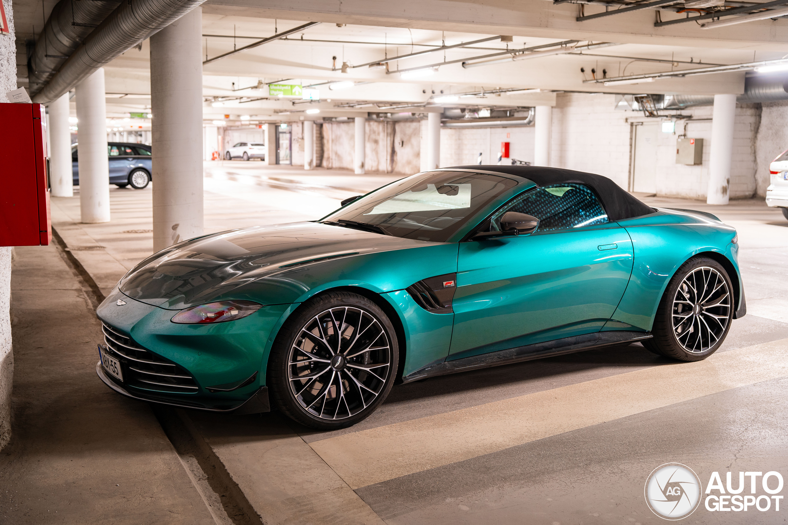 Aston Martin V8 Vantage Formula 1 Edition Roadster