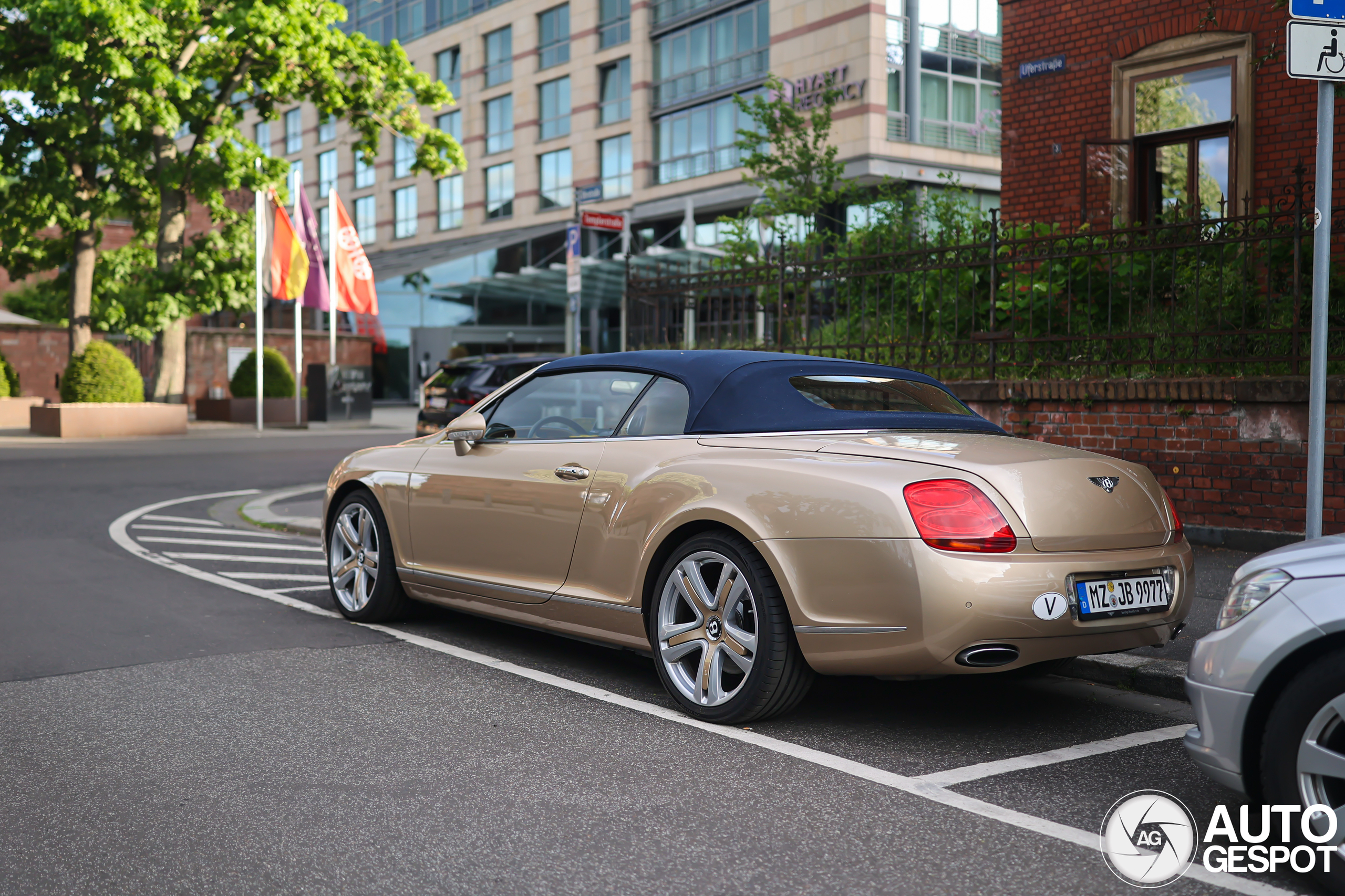 Bentley Continental GTC