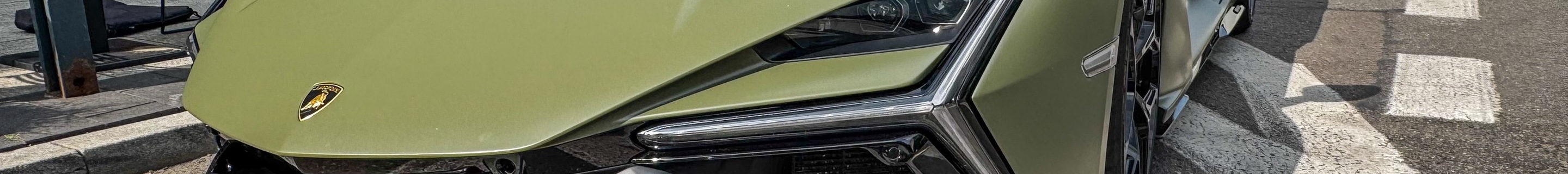 Lamborghini Revuelto
