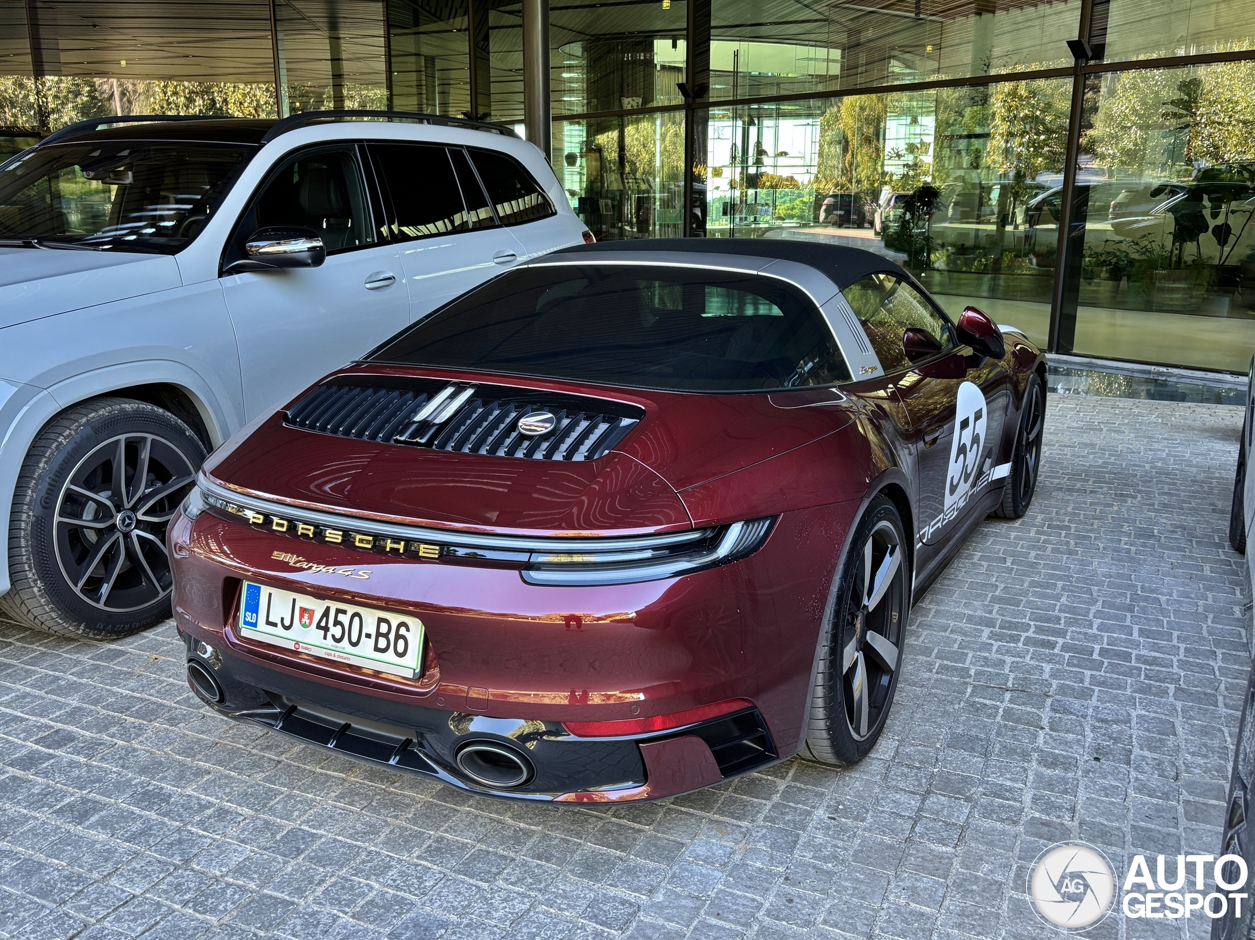 Porsche 992 Targa 4S Heritage Design Edition