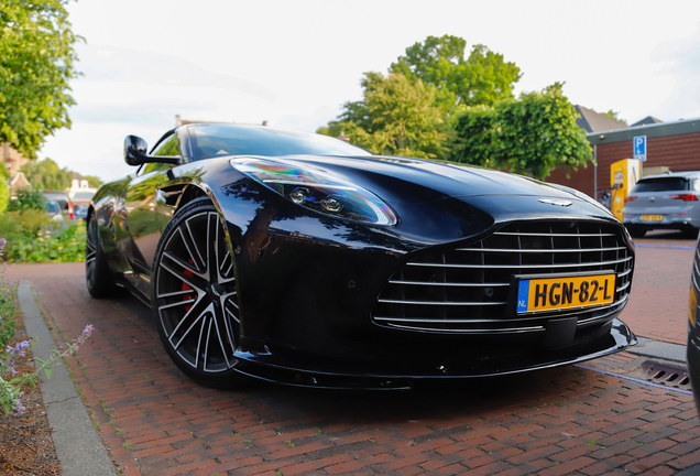 Aston Martin DB12 Volante